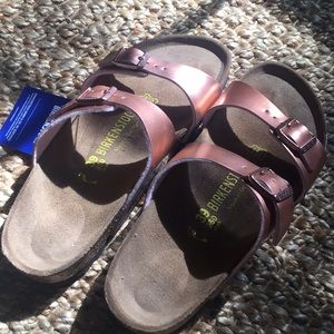 ✨Birkenstock’s Rose Gold✨